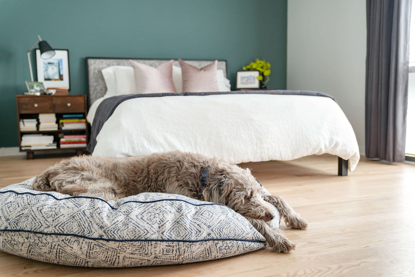 Round Pet Bed in Sapphire Spaniel